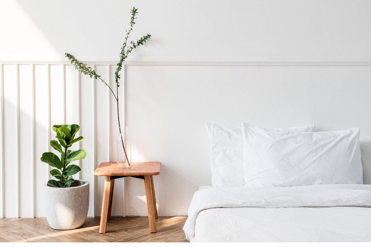 Chọn cách nằm dưới sàn để bớt nóng khi ngủ (Nguồn: Sưu tầm)