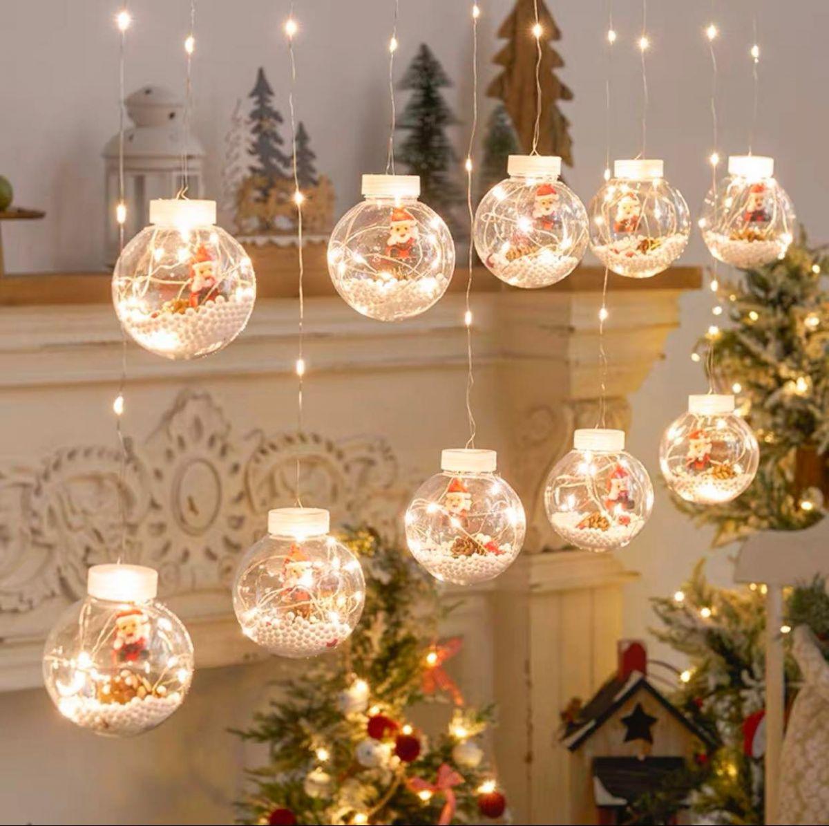 Trang trí noel cho trần nhà bằng những quả cầu độc đáo (nguồn: sưu tầm)