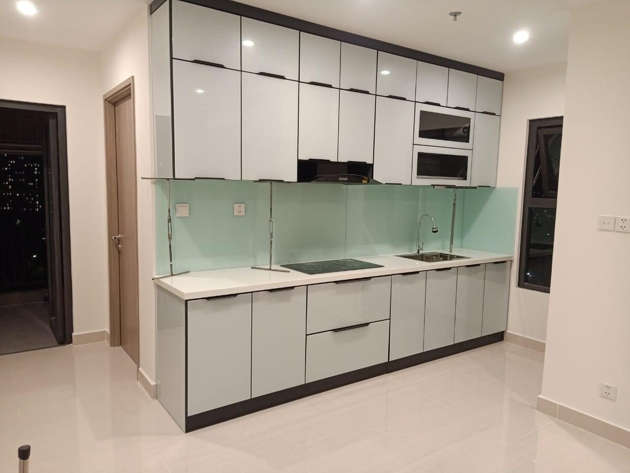 Thi công tủ bếp inox cánh Acrylic bền đẹp (nguồn: sưu tầm)