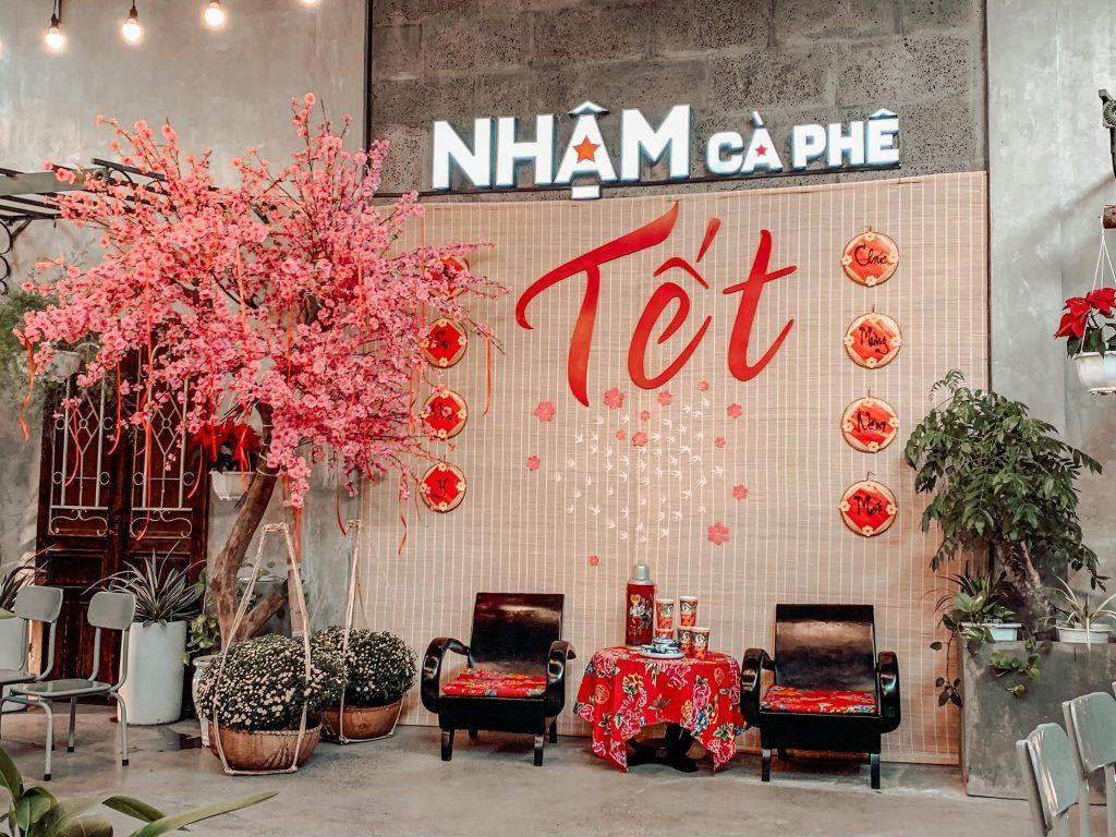 Trang trí tết quán cafe bằng mành tre truyền thống (nguồn: sưu tầm)