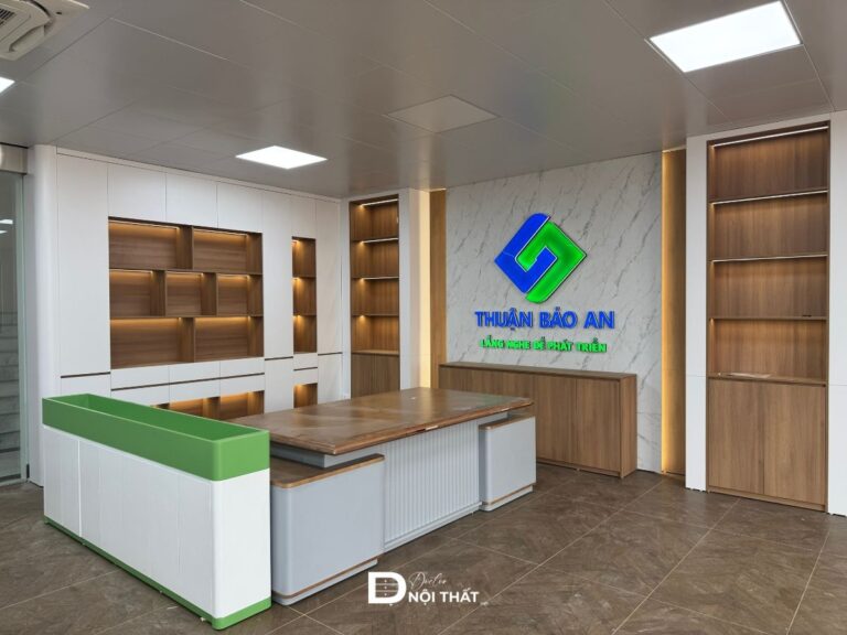 Vách logo nhận diện thương hiệu Thuận Bảo An tại sảnh văn phòng anh Kiên Bắc Giang